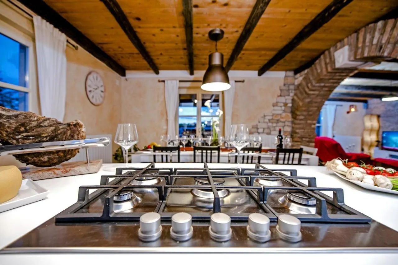Exclusive Villa Tomani With Private Pool Krmed
