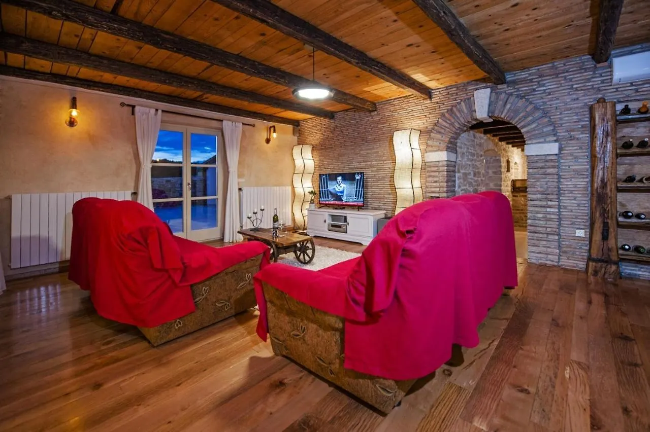 Exclusive Villa Tomani With Private Pool Krmed
