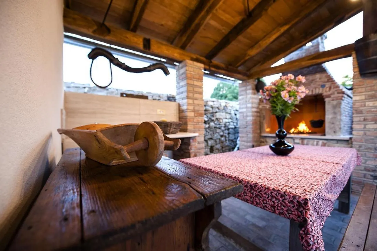 Exclusive Villa Tomani With Private Pool Krmed